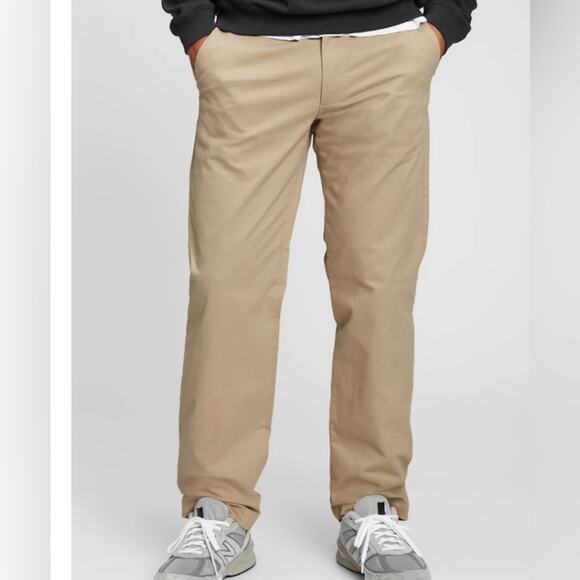 GAP NWT Men's Modern Khaki's in Relaxed Fit with Gap Flex Tan Size 32 x 30 - Picture 1 of 8
